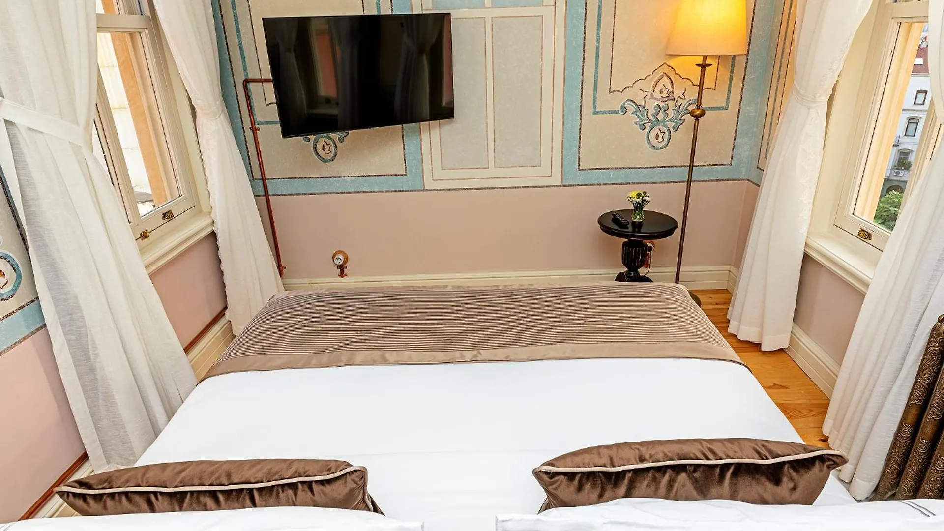 Meroddi Barnathan Hotel Istanbul Turkey